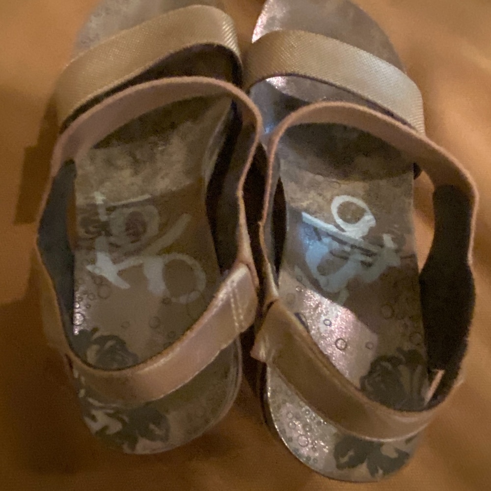 shoes - Picture 4 of 4